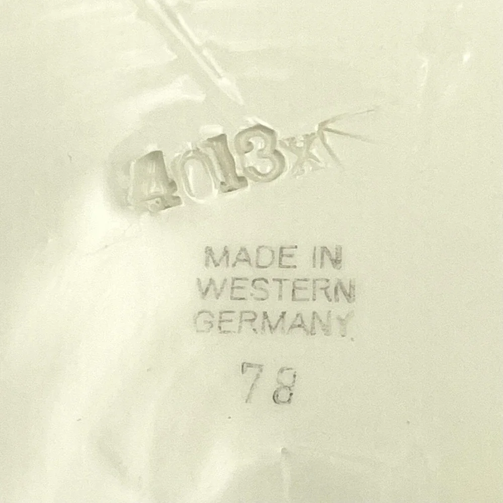 N/A vintage molded